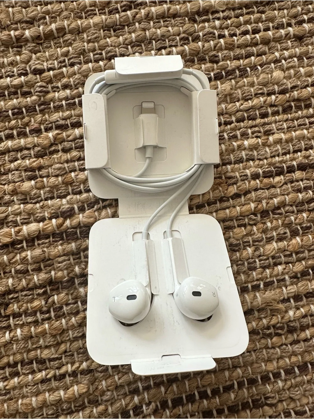 Apple genuine wired